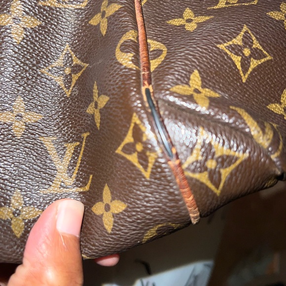 Beautiful Authentic Totally - Picture 9 of 15